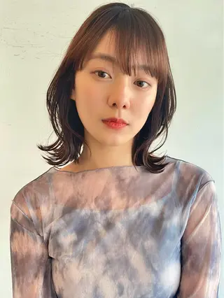 セミロング 米澤 由衣のヘアスタイル