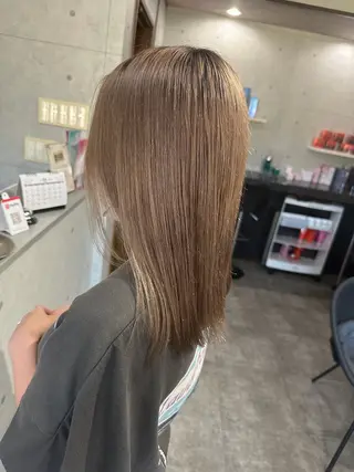セミロング REVE 美容室のヘアスタイル