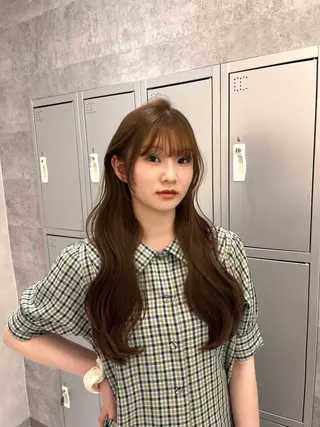ロング ブリーチなしベージュ レイヤーカットはるかのヘアスタイル