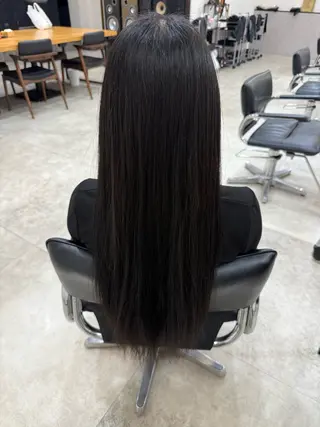 カラー MAHIRO 美髪ハイトーンのヘアスタイル