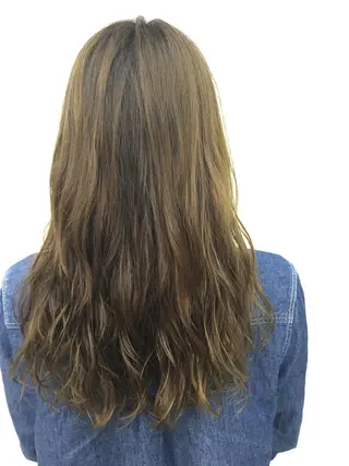 セミロング パーマ 岩崎 裕司のヘアスタイル