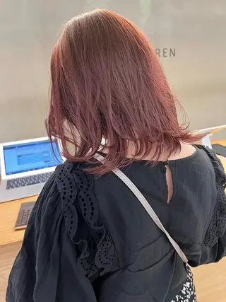 ミディアム 似合わせレイヤー ＆縮毛矯正のヘアスタイル