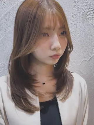 セミロング レイヤーカット|高崎 |艶カラー|剣持友希のヘアスタイル