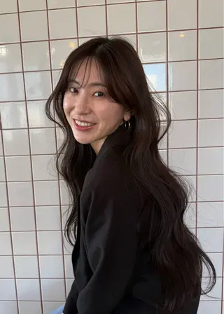 ロング カラー TRENCH　相澤 果歩のヘアスタイル
