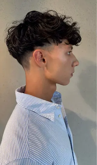 ショート パーマ メンズ 鈴木 颯真ウィリアムのヘアスタイル