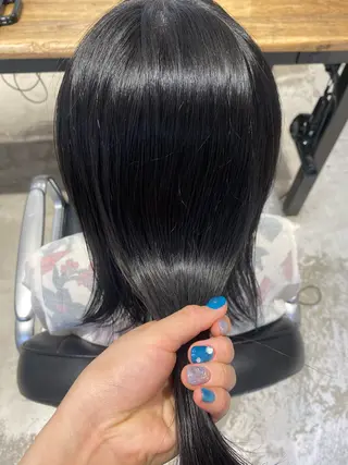 セミロング 関 桃萌果のヘアスタイル