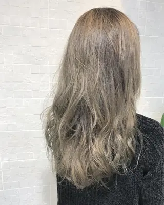 ロング カラー ブリーチ特化 梅田本多翔のヘアスタイル