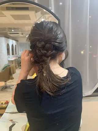 ミディアム カラー ヘアアレンジ 本間 結衣のヘアスタイル