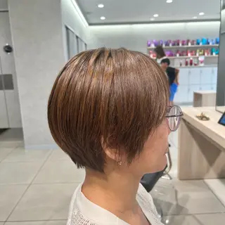 ショート カラー 巖本 真希のヘアスタイル