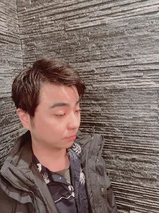 ミディアム 山内 敢史のヘアスタイル