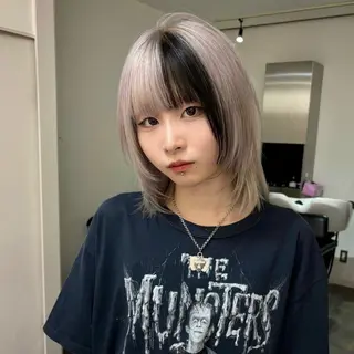 ショート カラー メイ ☪️のヘアスタイル