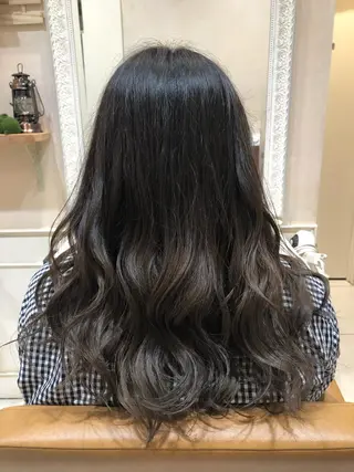 セミロング カラー ツヤ髪カラー💎 佐藤あきのヘアスタイル