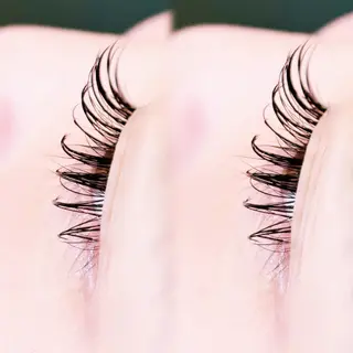 マツエク・マツパ 成田 美翔のヘアスタイル