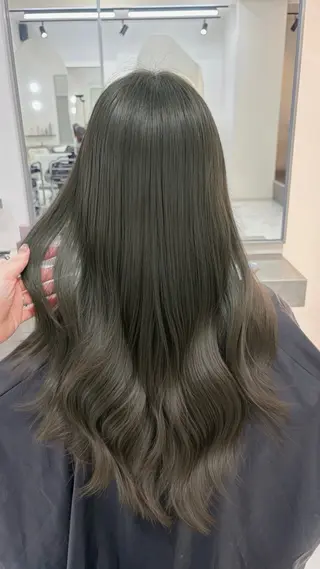 セミロング カラー パーマ TOMO/ブリーチ 無しオリーブのヘアスタイル