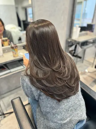 セミロング 透明感カラー🇰🇷 レイヤー✨桑原　研太のヘアスタイル