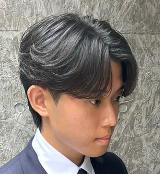 ショート パーマ メンズ 岩城 滉成のヘアスタイル