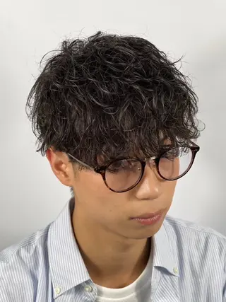 ミディアム 阿賀 佑季のヘアスタイル