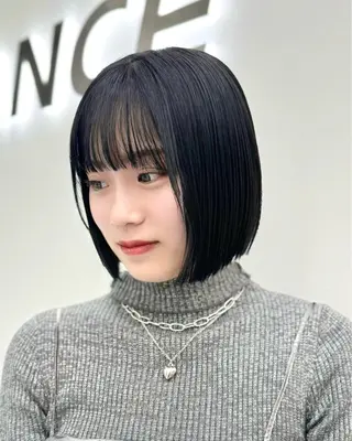 ショート カラー ヘアアレンジ 縮毛矯正🤍 ボブ/ HIKARIのヘアスタイル