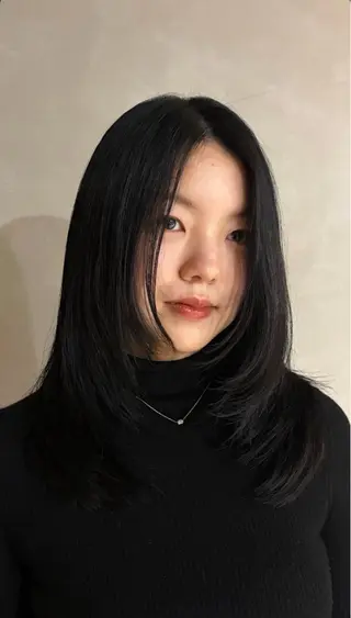 ミディアム 古久保 日音のヘアスタイル