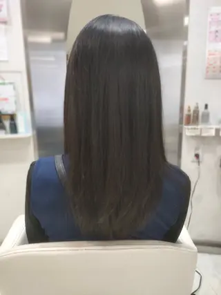 セミロング 伊藤 茉莉杏のヘアスタイル