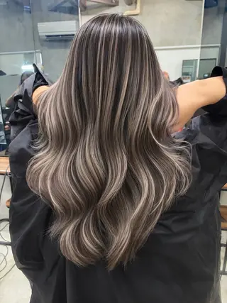 ロング カラー AiM エイム　韓国レイヤーのヘアスタイル