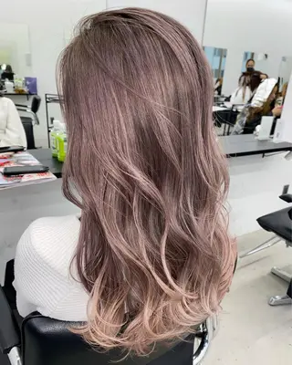 ロング カラー ブリーチ 透明感HIDEのヘアスタイル