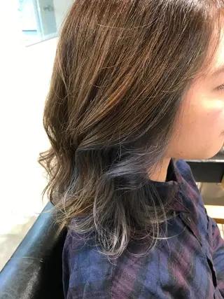 ミディアム カラー shi hoのヘアスタイル