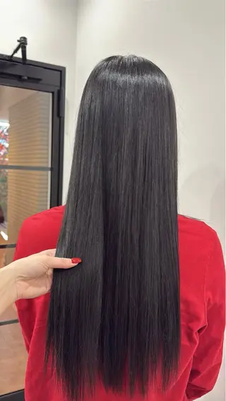 ロング カラー ニシザカ マナのヘアスタイル