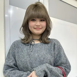 ミディアム カラー 🩵垢抜け確定🩵 ハイトーン特化🩵のヘアスタイル