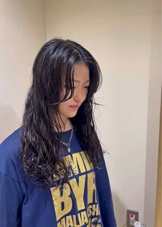セミロング パーマ 山口 陸のヘアスタイル