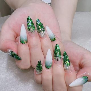 ネイル Queens テイのネイルデザイン