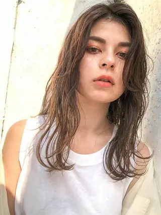 セミロング 一ノ瀬 暁のヘアスタイル