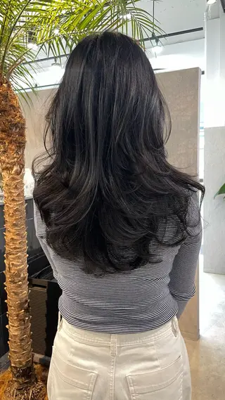 ミディアム Merlyosaka 早川未来のヘアスタイル