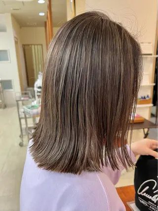 ミディアム カラー 黒崎 美乃里のヘアスタイル