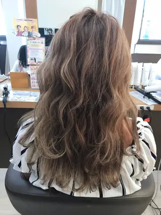 ロング カラー パーマ ヘアアレンジ メンズ キッズ ネイル マツエク・マツパ Lien 深井店のヘアスタイル