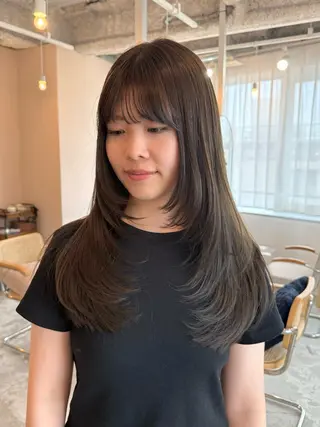 ロング カラー TRENCH 相澤 果歩のヘアスタイル