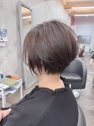 ショート カラー 藤田 麗安のヘアスタイル