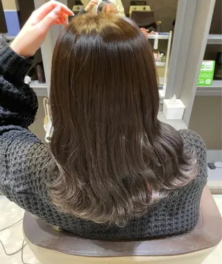 ミディアム 近野 美月のヘアスタイル
