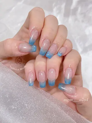 MoON...❤︎ MeGuのネイルデザイン