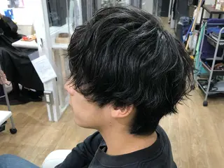 ショート white.梅田 デザインカラー🦄のヘアスタイル