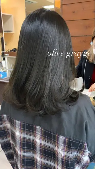 ミディアム レイヤー/艶髪カラー 森本くるみのヘアスタイル