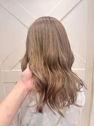 セミロング カラー ハイトーンカラー シールエクステのヘアスタイル