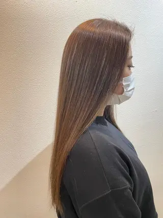 カラー タケウチ サトミのヘアスタイル