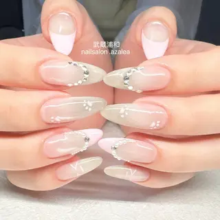 ネイル R inのネイルデザイン