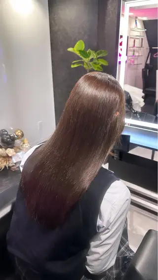 セミロング TAKAMI 髪と爪を同時に施術のネイルデザイン