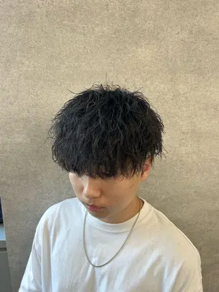 パーマ メンズ ツイスパ/シャドウ MANARUのヘアスタイル