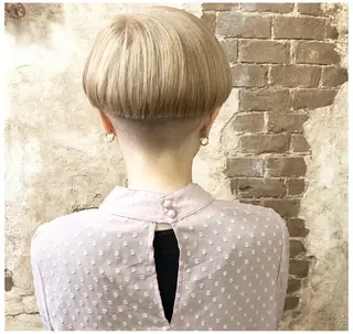 ショート カラー ブリーチ、パーマ 西部笑のヘアスタイル