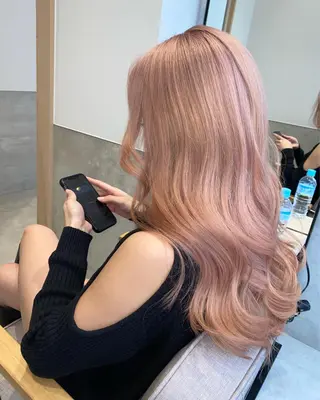セミロング カラー ブリーチ 透明感HIDEのヘアスタイル