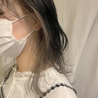 セミロング カラー 本間 結衣のヘアスタイル