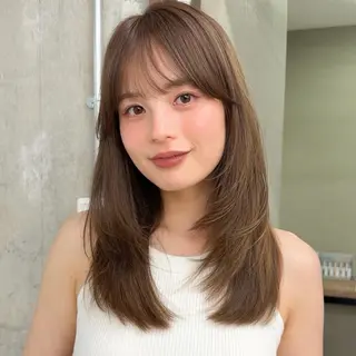 ミディアム ベージュ/透明感/ レイヤー/あやか💕のヘアスタイル